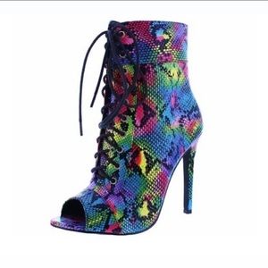 Multi color bootie